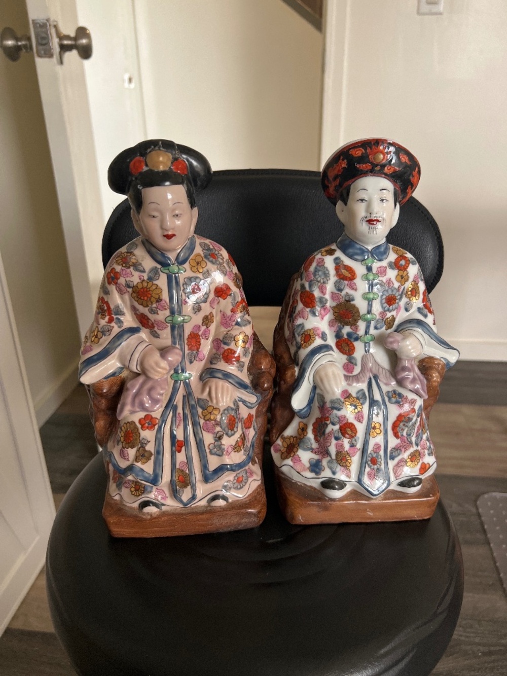 Figurines , Chinese Noble